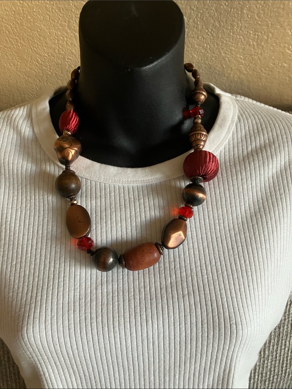 Women’s  vintage chunky necklace